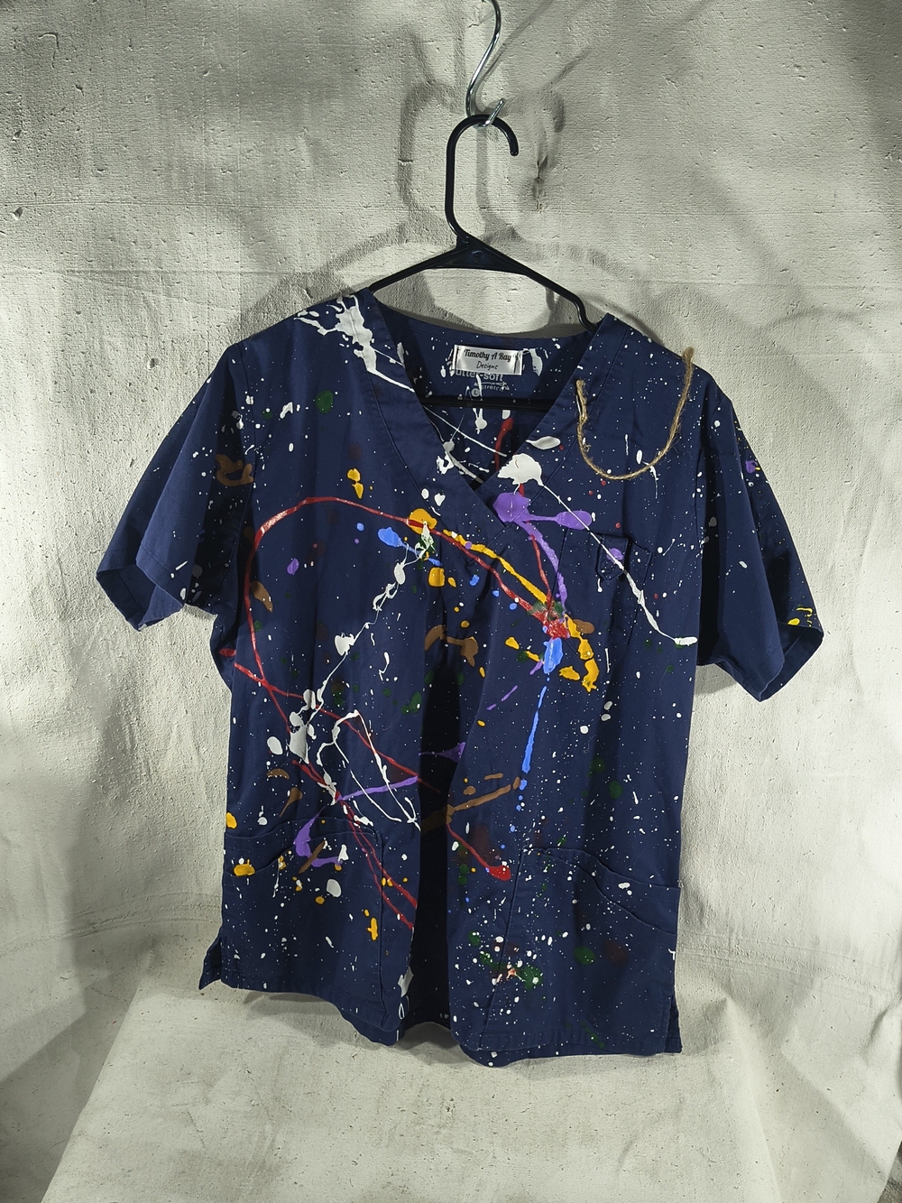 Timothy Designs T145 Unisex Navy Scrub Top Size Lrge W/Unique Street Wear Design
